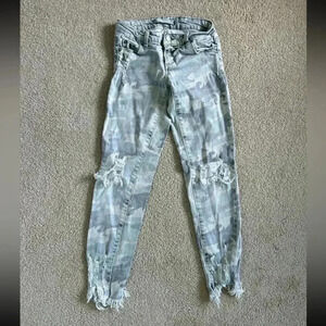 Kids Tractr ripped grey camo jeans in size 8